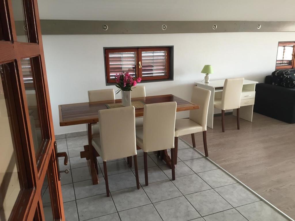 Apartments Pavic Бетина Екстериор снимка