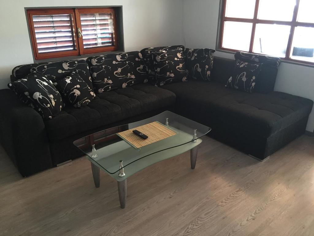 Apartments Pavic Бетина Екстериор снимка