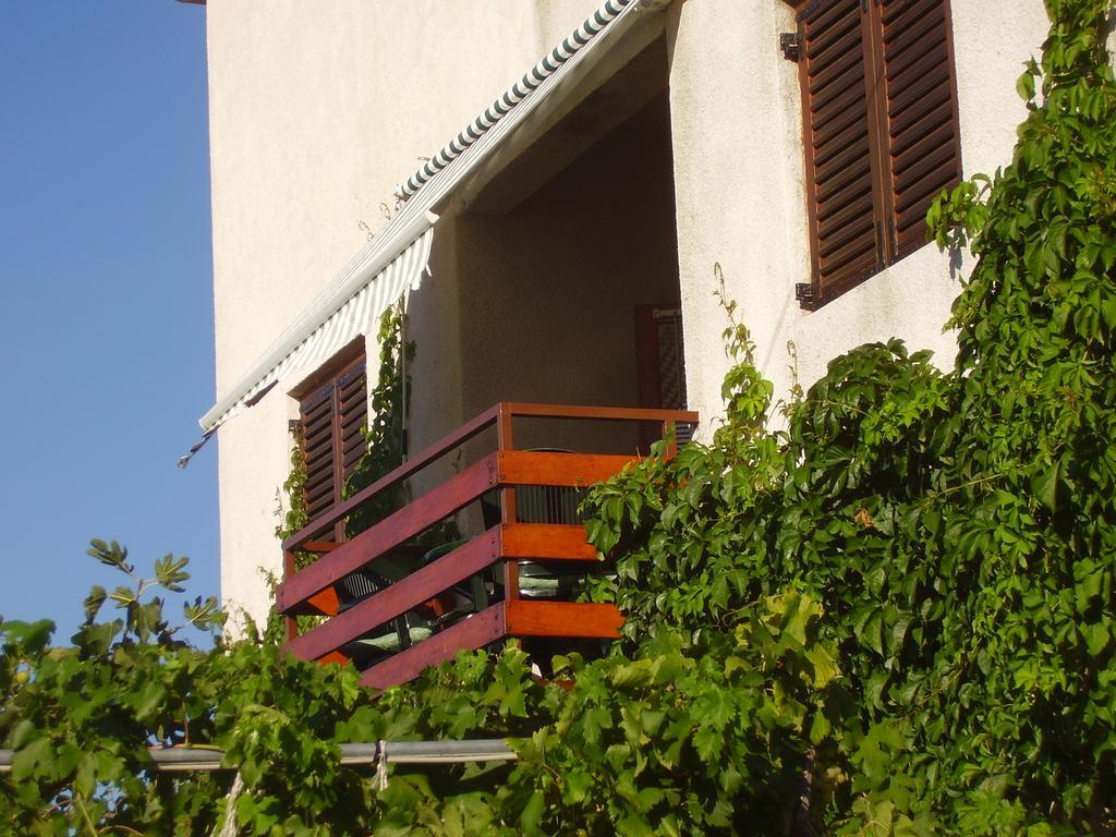 Apartments Pavic Бетина Екстериор снимка